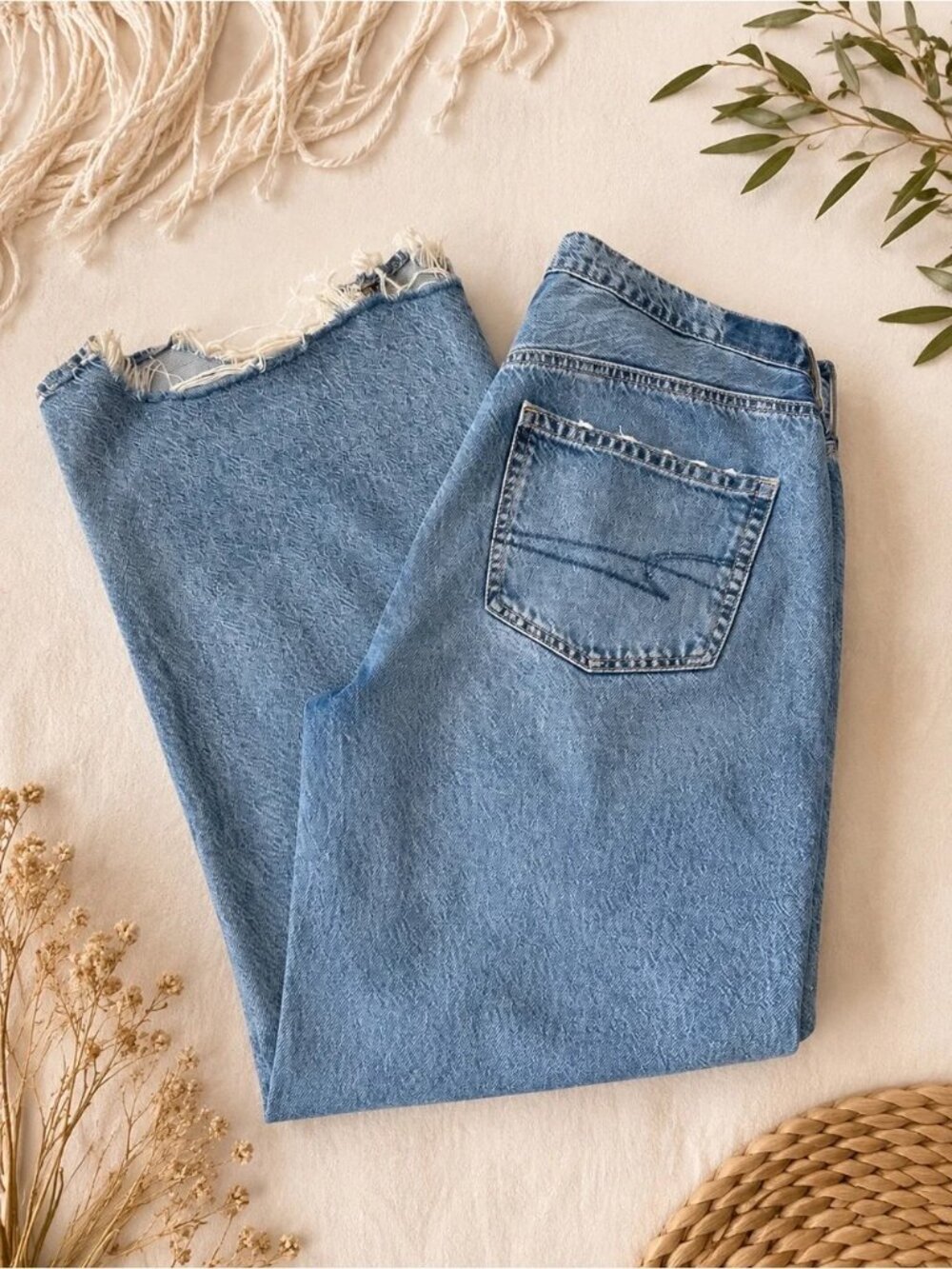 American Eagle Super High Rise Baggy Wide Leg Jeans 12 L | Distressed Raw Hem - Picture 1 of 8